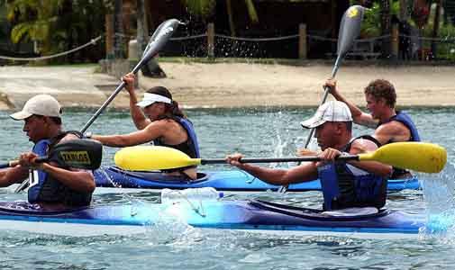 Cerca de 140 canoístas de vários estados do país, participaram do Campeonato Brasileiro 2010 de Canoagem Oceânica, realizado em Ilhabela, litoral de SP / Foto: Divulgação